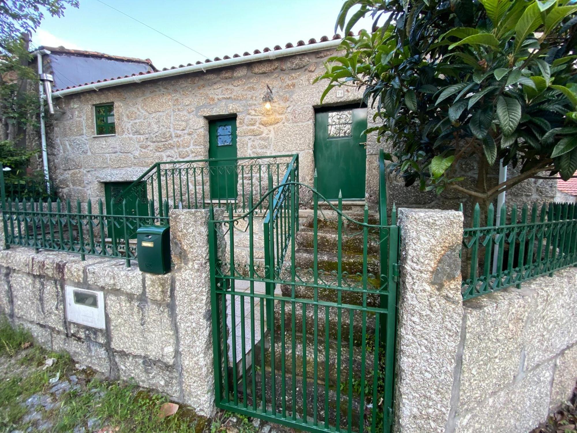 Casa Araujo de Sousa - Near Gerês Natural Park Terras de Bouro Bagian luar foto